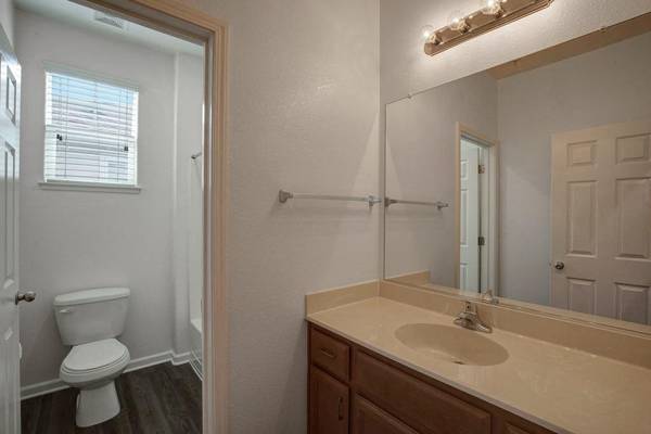 $4,049 / 4br - 2433ft2 - Cardio & Weight Room, Jockey Clubhouse, Upgraded Kitchen Faucets (napa county)63657998050177121