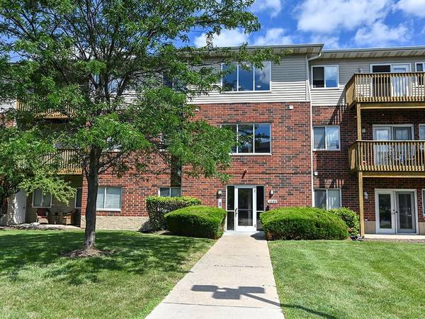 $1,660 / 2br - 978ft2 - 2 Bedroom Available Soon!! (Waukegan, IL 60087)63774346482305122
