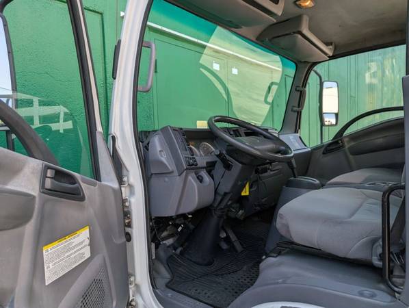 2012 Isuzu NPR HD 16FT - Photo 11