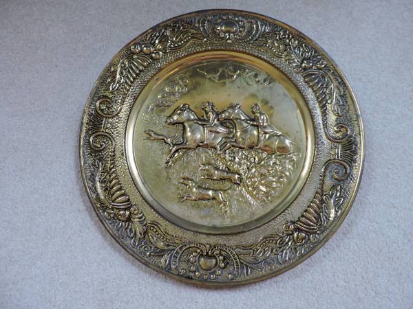 Vintage Brass 14.5" Wall Plate "Riders on Horseback" Facing Left 1