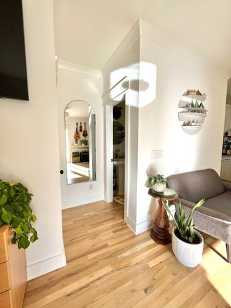 $1,500 / 2br - Beutiful 2bd 1.5 bath house in east- roommate long or short term (East Nashville)63904820659586123