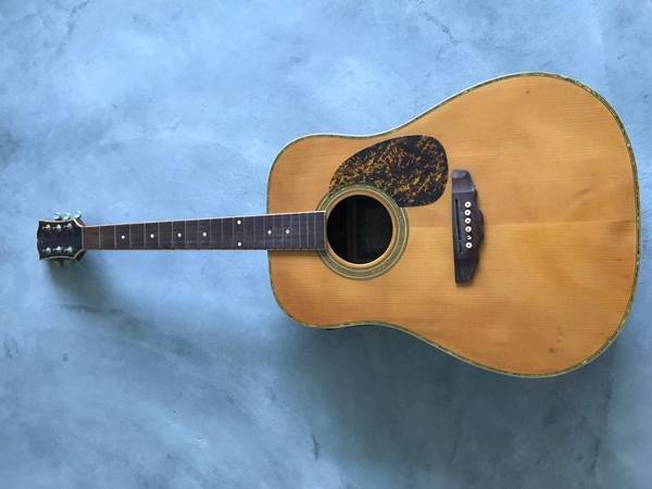 DESEADO: Tu guitarra que está acumulando polvo! - $1.000 (novato)63470977569539121