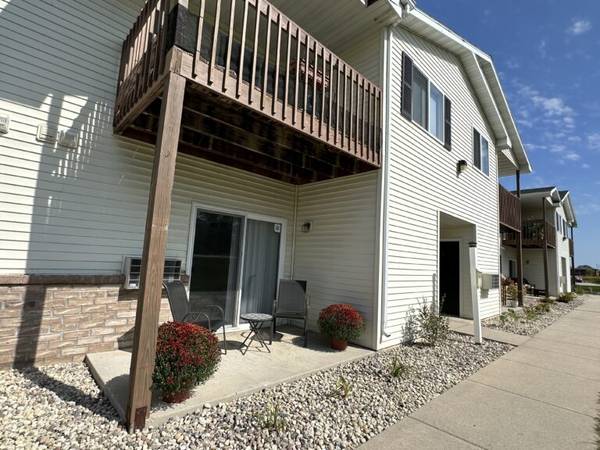 $1 / 2br - One, Two and Three Bedroom Apartments (Sheboygan Falls)63813312217219121