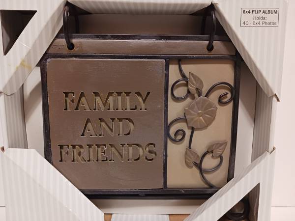 Fetco Photo Album Family and Friends 6x4 Flip Album Holds 40 photos 1