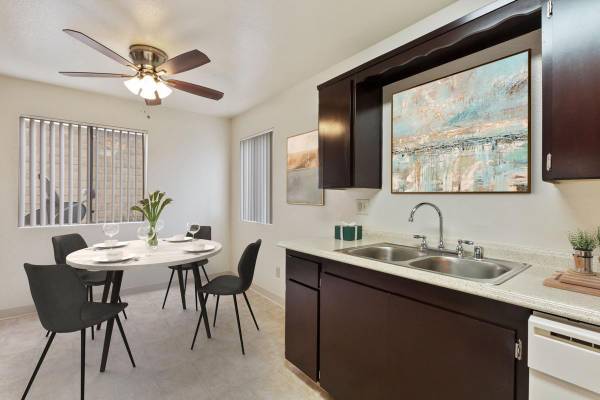 $1,785 / 2br - 848ft2 - Individual Hot Water Heaters, Plush Carpeting In Designer Colors63970159228291123