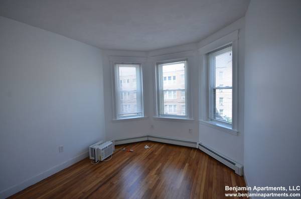 $2,000 / 1br - **BRIGHTON-COMM AVE-NO BROKER FEE; CLOSE TO GREEN LINES, CLEVELAND CIR (Brighton)63828337622273123