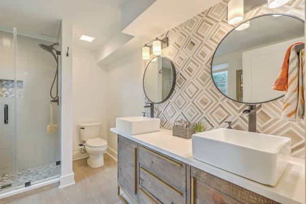 $2,696 / 3br - Downtown Charleston without the cramped apartment vibe64016105483523123
