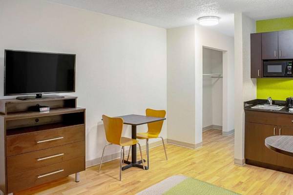 $1,099 / 1br - Live in Comfort - No Lease, No Deposit! (11645 Chesterdale Road, Springdale, OH)63974189078018121
