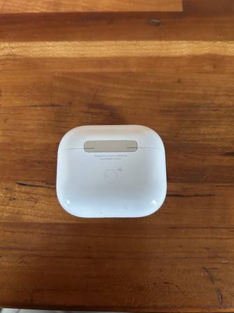Apple Airpods 3rd Generation Model A2897 Lightning Charging Case Only 1