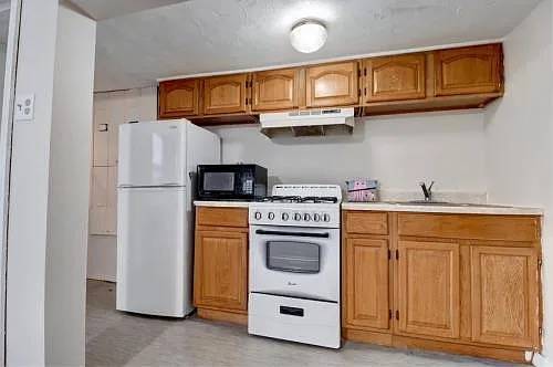 $2,095 / 1br - ¡DORMITORIO CON CAMA KING! ¡TODO INCLUIDO! (GLENDALE)63684781074563121