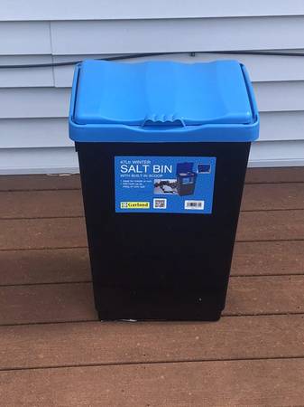 Garland 47 Liter Salt Bin 1