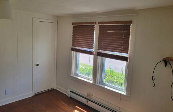 $2,565 / 3br - 950ft2 - 2-3 bedroom unit with Laundry & 2 off-street parking spots (Winooski)63784663137409124