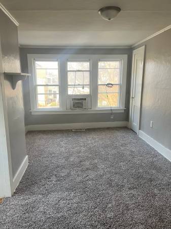 $675 / 1br - 400ft2 - Dundee Park Apartments - 413 N 49th St #2 (Omaha, NE)63681677794049121