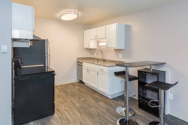 $875 / 1br - 526ft2 - Drexel Apartments (3914 N. Academy Blvd. Colorado Springs, CO 80917)63686709451395124