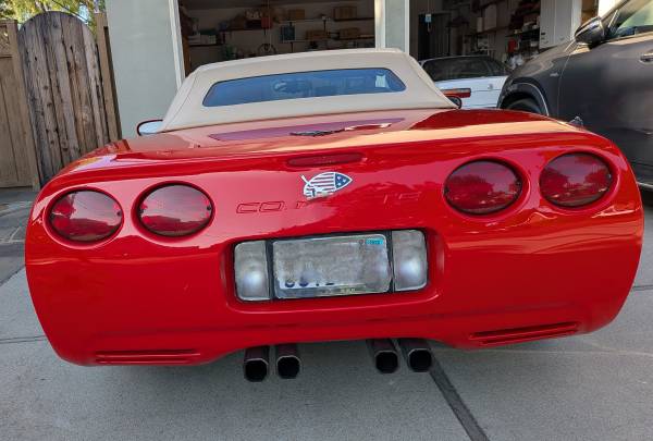 *HERMOSO* 1998 Chevrolet RED Convertible Corvette - en condición impecable - $13,500 (Redwood City)63477610473987123