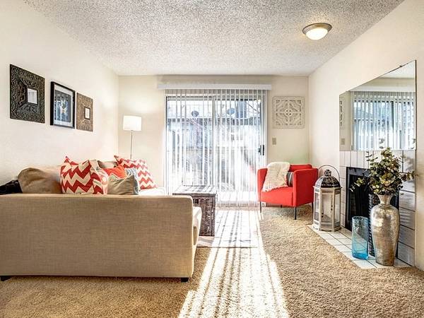 $1,975 / 2br - 970ft2 - Put a smile on your face! You've just found the right place! (Seattle)63688607694081123