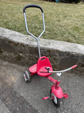 Radio Flyer Steer & Stroll Trike Tricycle Bike with Handle 1