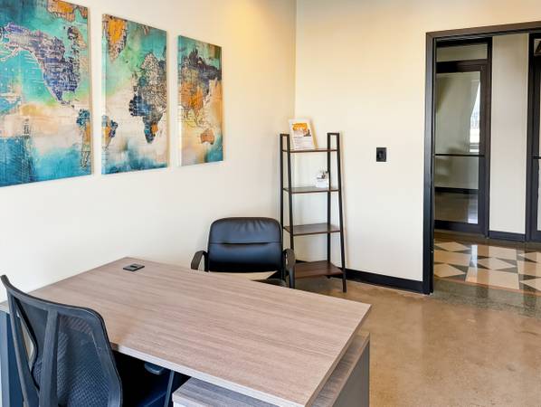 $869 Vibrant office space at Wicker Park- Blue line steps away! (Wicker Park)63959876233730121