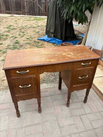Antique desk/vanity 1