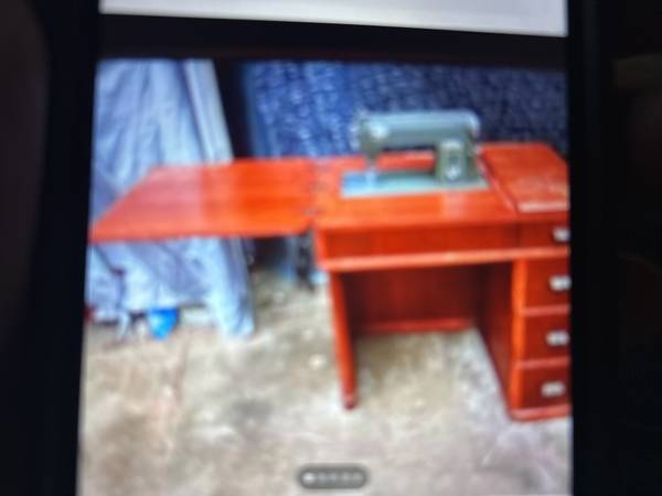 Vintage white Sewing machine 1