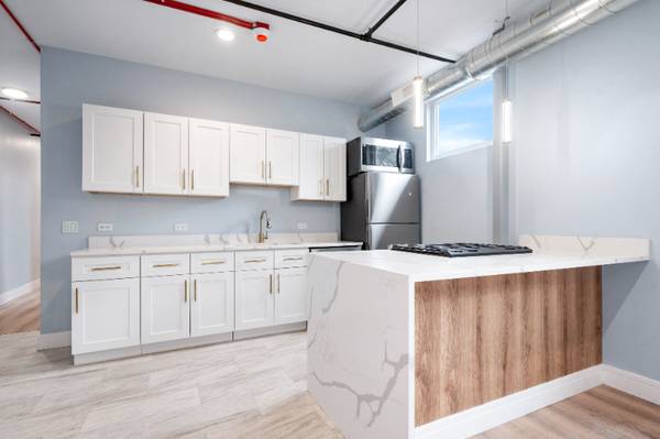 Modern 2 Bed 1 Bath Unit in Westchester 1