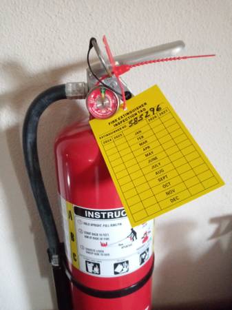 10lb like new Full Fire extinguisher ABC - $50 (Near lake Arlington)63471288525569122
