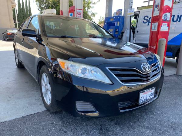 >>>>> 2010 Toyota Camry LE funciona como nueva / ¡único dueño! Extras perfectos - $6.995 (Los Ángeles)63470893053059120