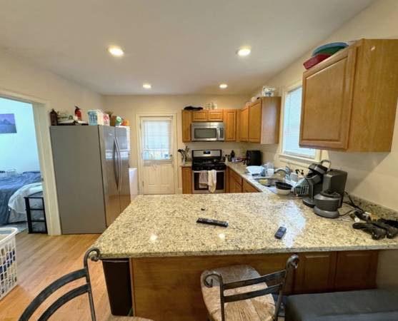 $4,600 / 4br - Updated Allston 4 Bed For $4,600 AVAIL NOW NO FEE (Allston)63810039712003120