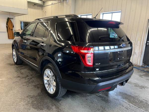 ** 2015 FORD EXPLORER XLT AWD 4DR SUV ** - $11.995 (CAMBRIDGE)63470777950467121