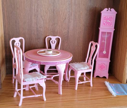 Barbie Sweet Roses Table & 4 Chairs and grandfather clock 1
