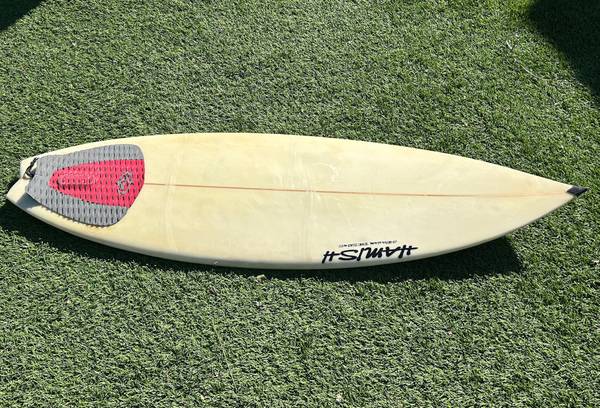 5'7" Surfboard Swallow Tail 1