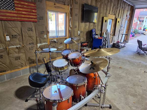 Drummer available (FULTON)64145661791106121