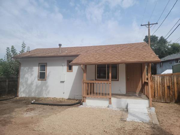 $1200.00 / 1br - 520ft2 - Updated cottage near Olympic Training Center63687136746497120