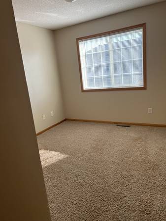 $2,200 / 3br - 1835ft2 - 3BR/2BA End Unit TH para alquilar (Hudson)63990379414146124