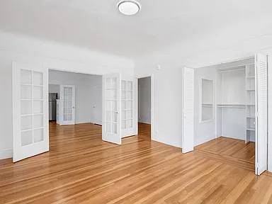 $1,045 / 1br - Spacious 1BR Corner Apartment | Light-Filled + Move-In-Ready (San Francisco)63667924774147122