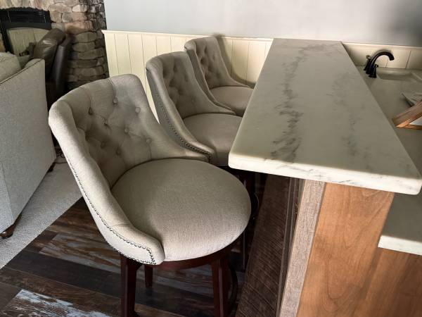 Bar stools 1