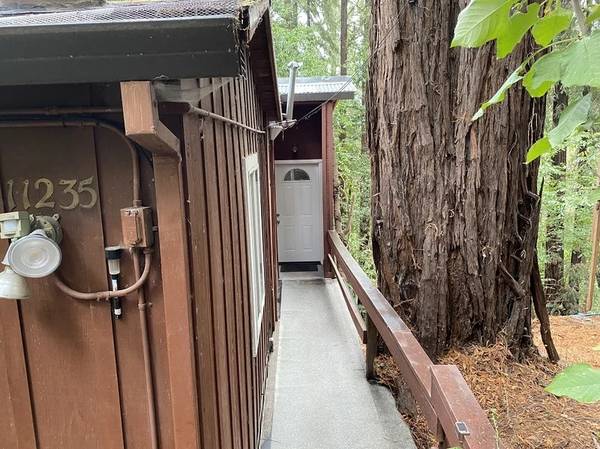 $1,275 / 400ft2 - Charming Private Forestville Studio (russian river)63667924975361122