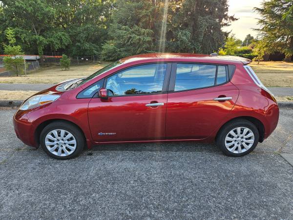 2014 Nissan Leaf S - $4,250 (Beacon Hill - Seattle)63623387876739122