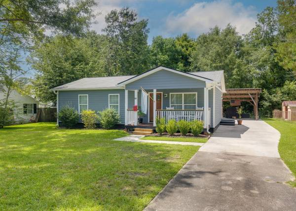 $3,000 / 3br - West Ashley Home 7 Minutes from MUSC, 1 mile from Whole Foods64016109260417120