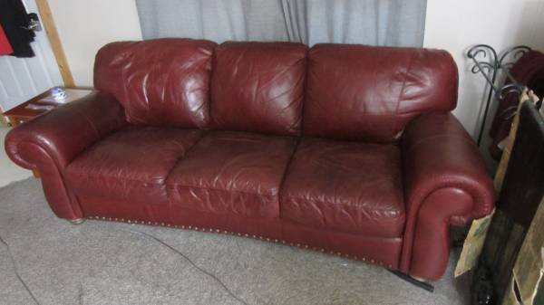 Stylish Leather Couch / Sofa 1