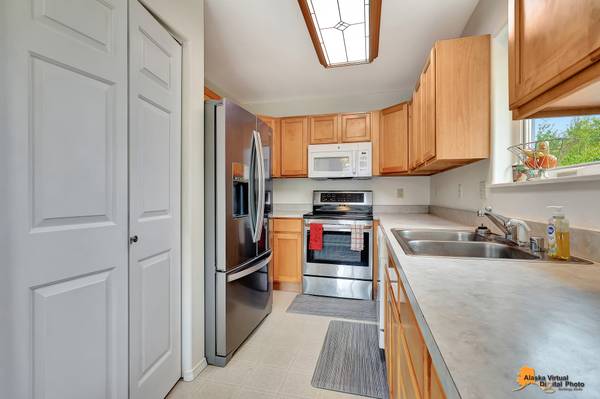 $365,000 / 4br - 1728ft2 - ¡REDUCIDO! Encantadora casa en 1.73 Acres con garaje independiente (Houston)64014170636547123
