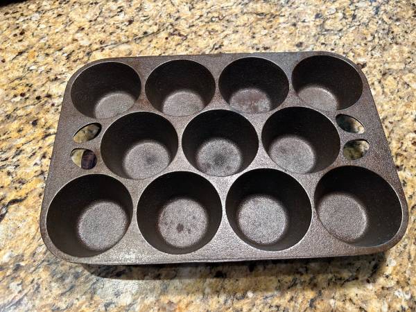 Cast Iron Muffin Pan 1
