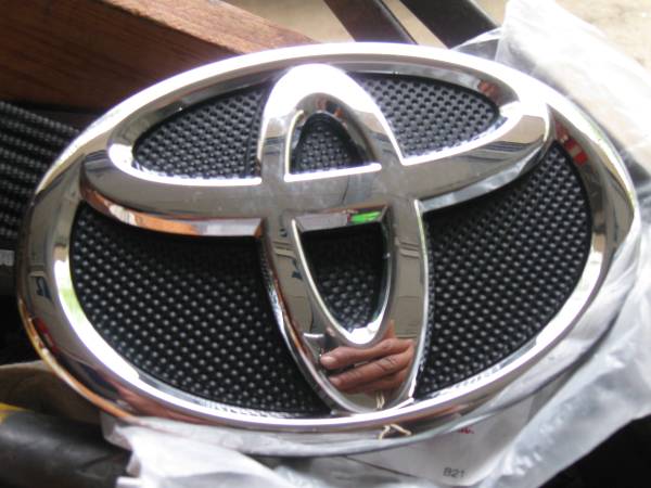 Toyota Emblem 1