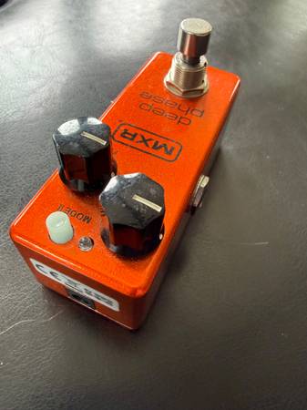 MXR Deep Phase Pedal 1