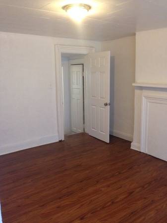 $1,050 / 2br - 686ft2 - Tile Backsplash, In , 2B/1B64013366963202120