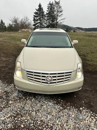 2010 Cadillac DTS Premium 1