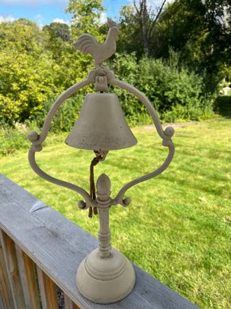 Vtg Cast Iron Rooster Dinner Bell With Stand 1