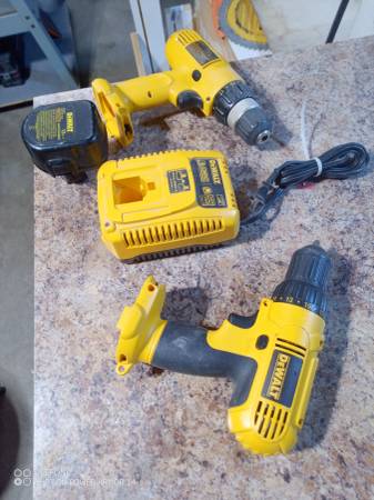 DEWALT multi volt charger and 2 drills 1