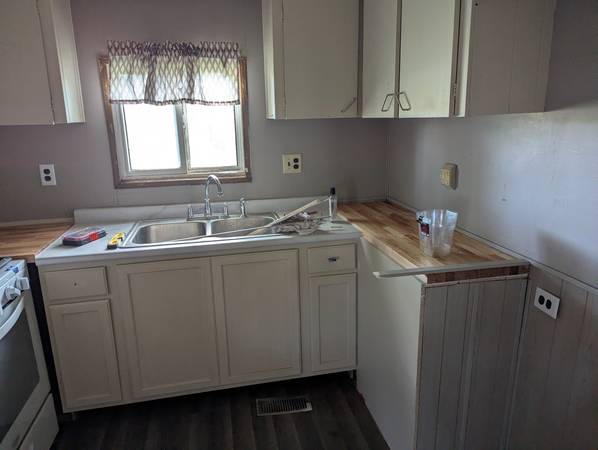 $70,000 / 4br - Four bedroom two bath freshly remodelled63978410800898124