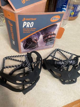 Yaktrax black  medium 1